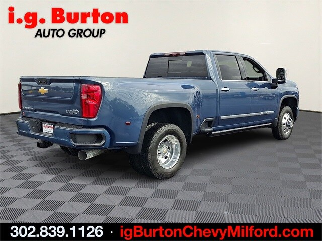 2026 Chevrolet Silverado 3500HD High Country Sport photo 4