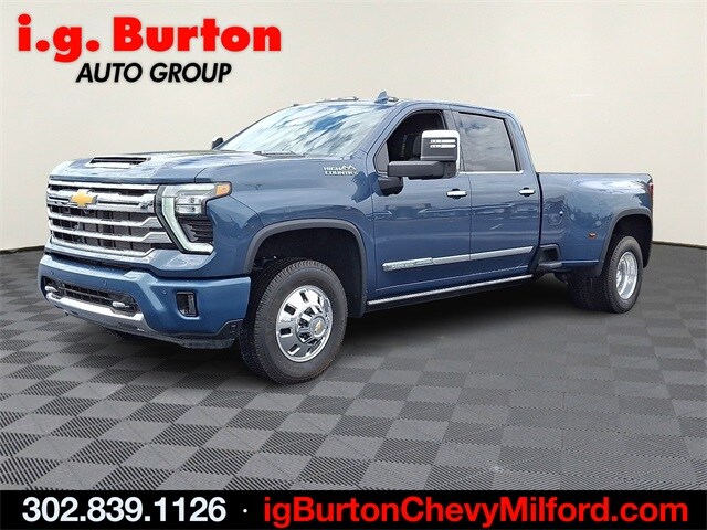 2026 Chevrolet Silverado 3500HD High Country Sport photo 2