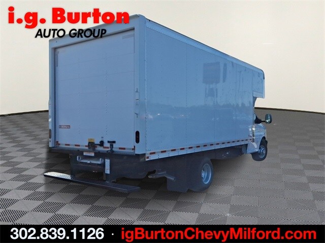 2024 Chevrolet Express Cutaway Base photo 4