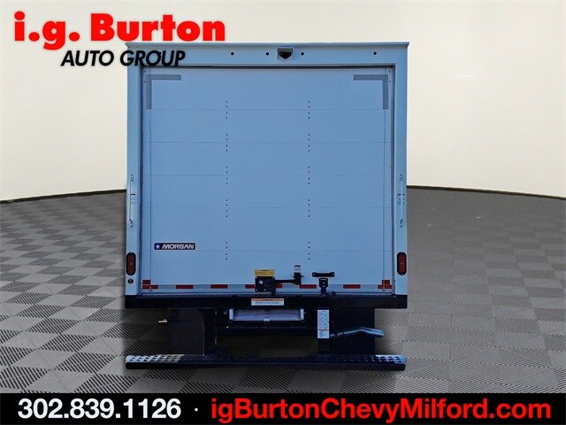 2024 Chevrolet Express Cutaway Base photo 3