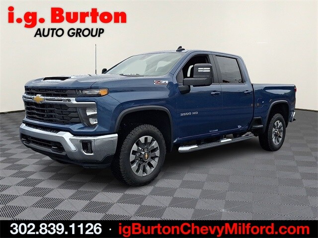 2026 Chevrolet Silverado 3500HD LT photo 2