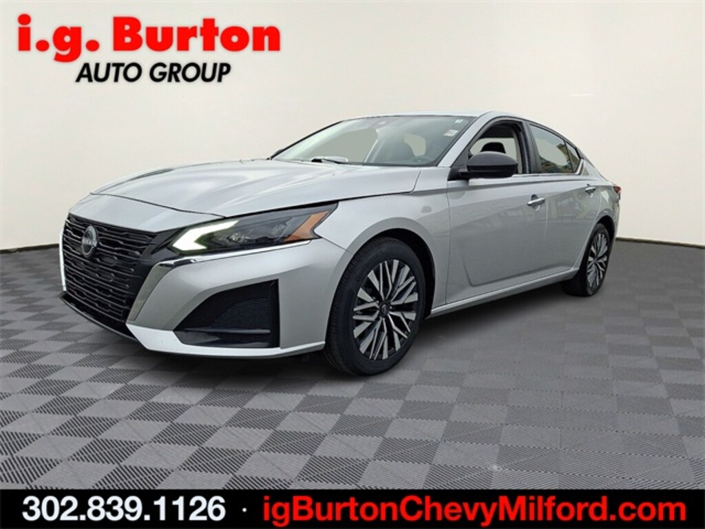 Used 2024 Nissan Altima 2.5 SV Sedan