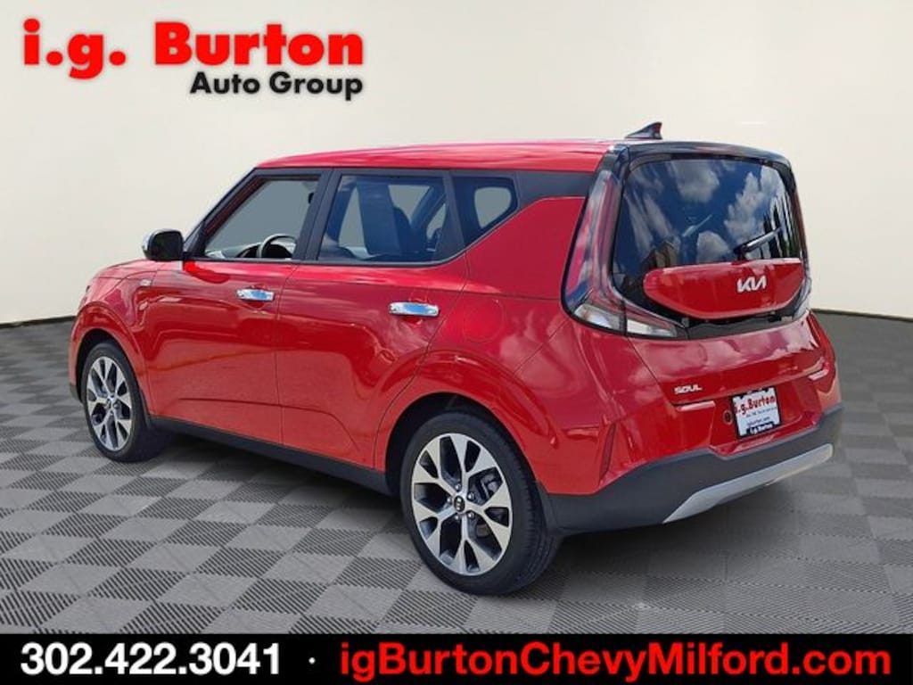 Used 2025 Kia Soul LX Hatchback