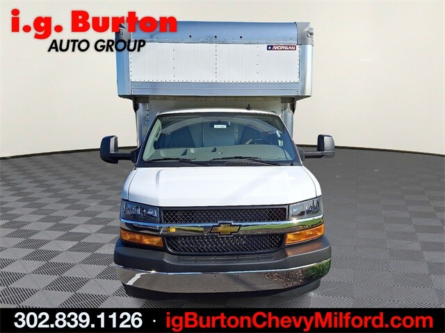 2024 Chevrolet Express Cutaway Base photo 2
