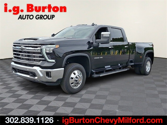 2026 Chevrolet Silverado 3500HD LTZ photo 2