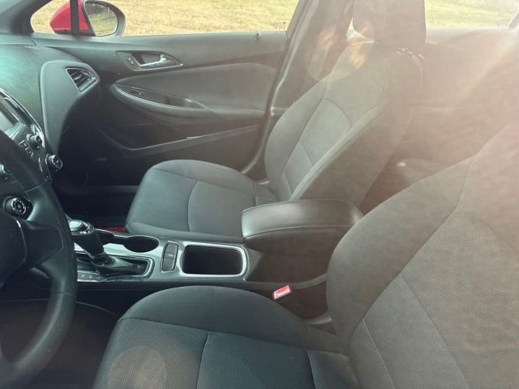 Used 2018 Chevrolet Cruze LT Sedan