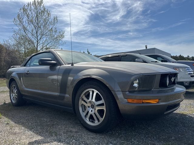 Brown 2005 Ford Mustang Coupe 5-Speed Automatic Overdrive