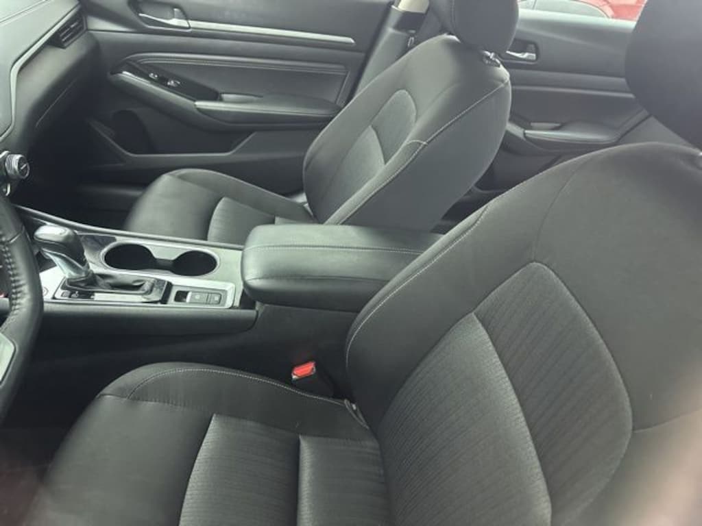 Used 2020 Nissan Altima 2.5 SV Sedan