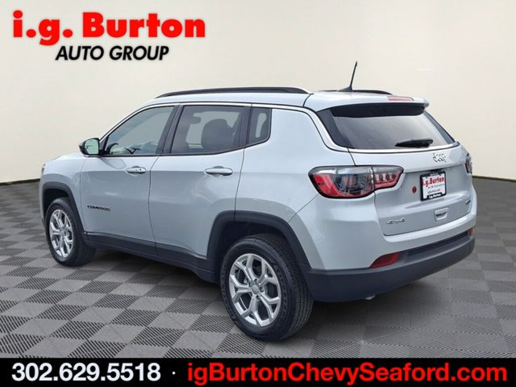 Used 2024 Jeep Compass Latitude SUV