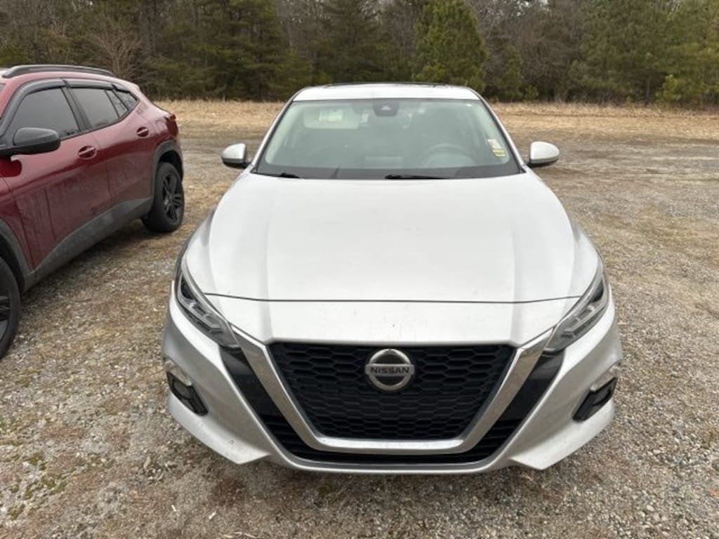 Used 2020 Nissan Altima 2.5 SV Sedan