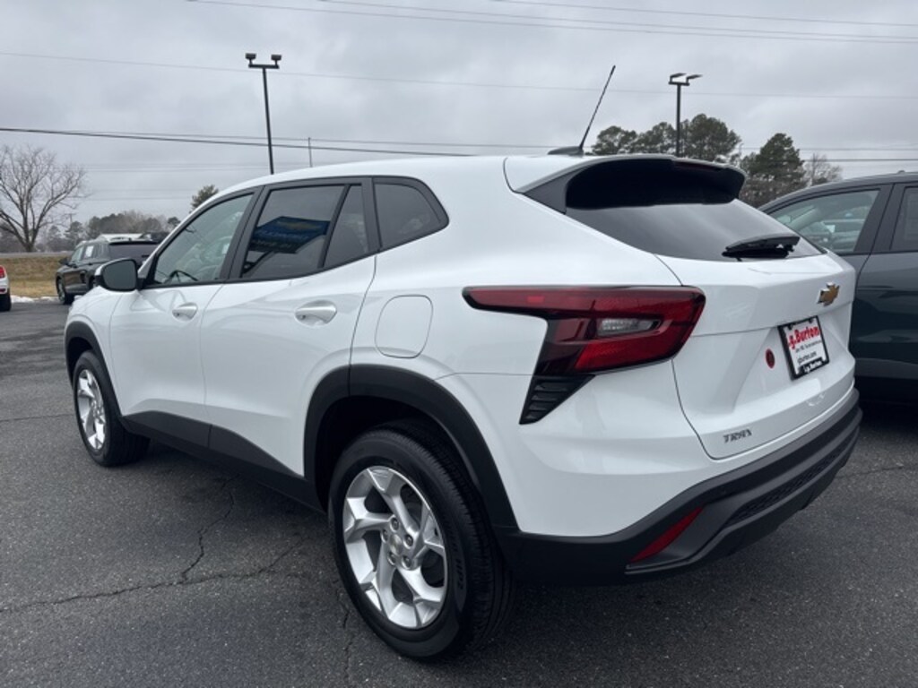 New 2026 Chevrolet Trax LS SUV