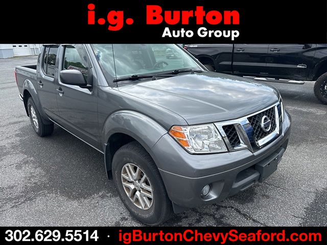 Gray (Gun Metallic) 2016 Nissan Frontier SV Crew Cab 4WD Pickup Truck Four-Wheel Drive 5-Speed Automatic Overdrive