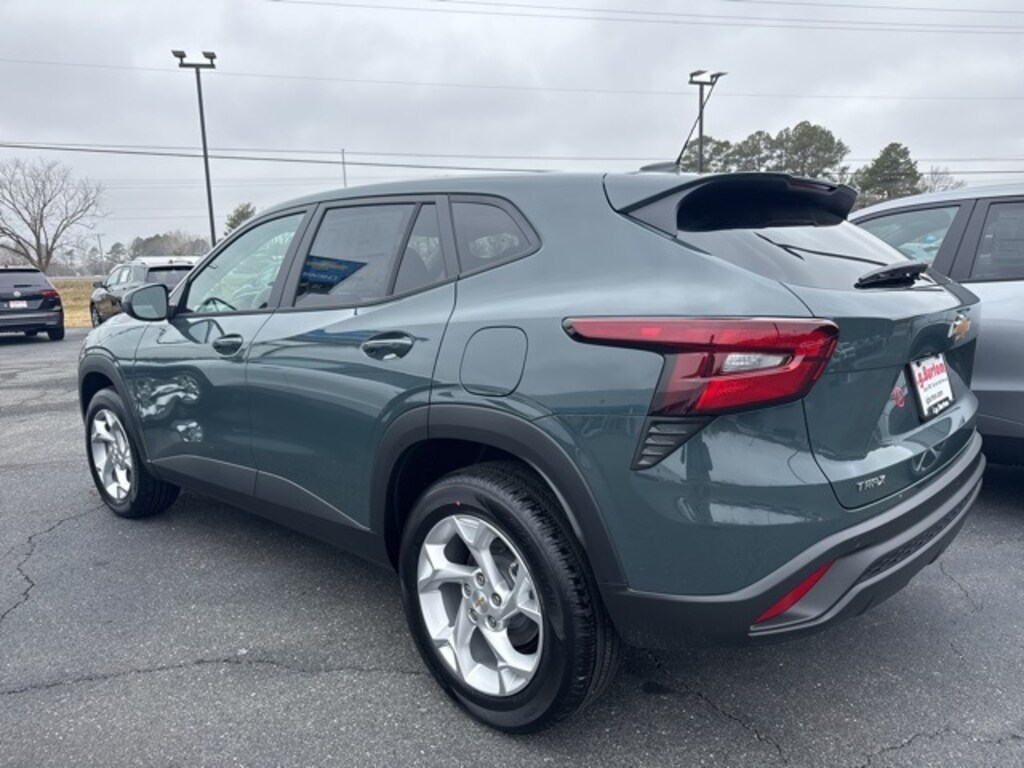 New 2026 Chevrolet Trax LS SUV