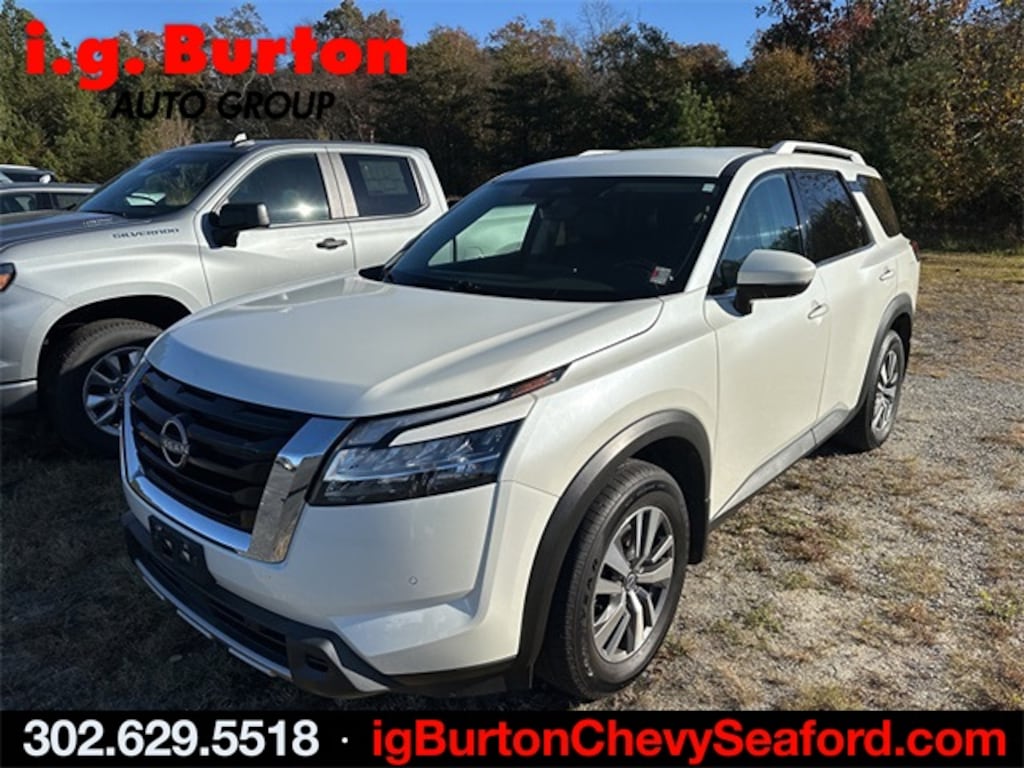 Used 2023 Nissan Pathfinder SL SUV
