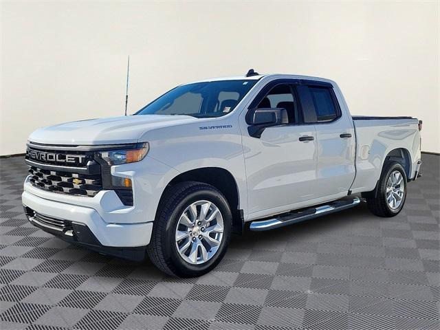 2022 Chevrolet Silverado 1500 Custom photo 3