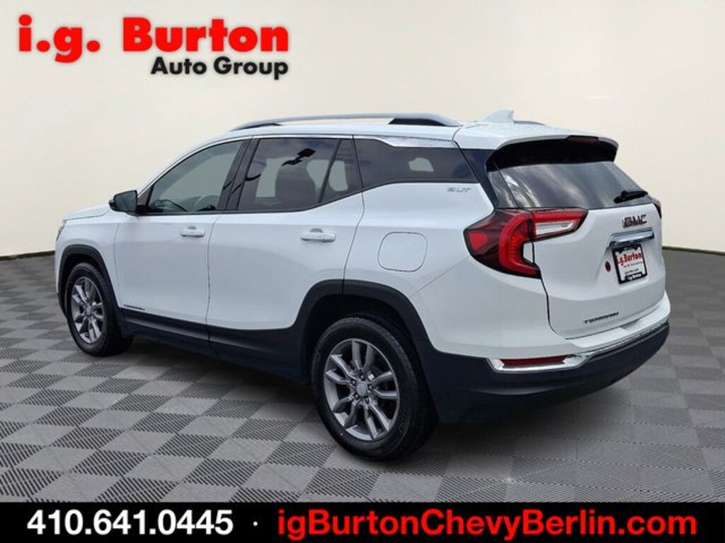 Used 2024 GMC Terrain SLT SUV