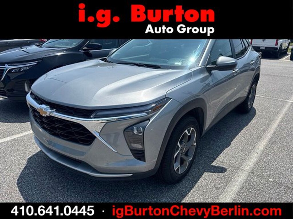 Used 2025 Chevrolet Trax LT SUV