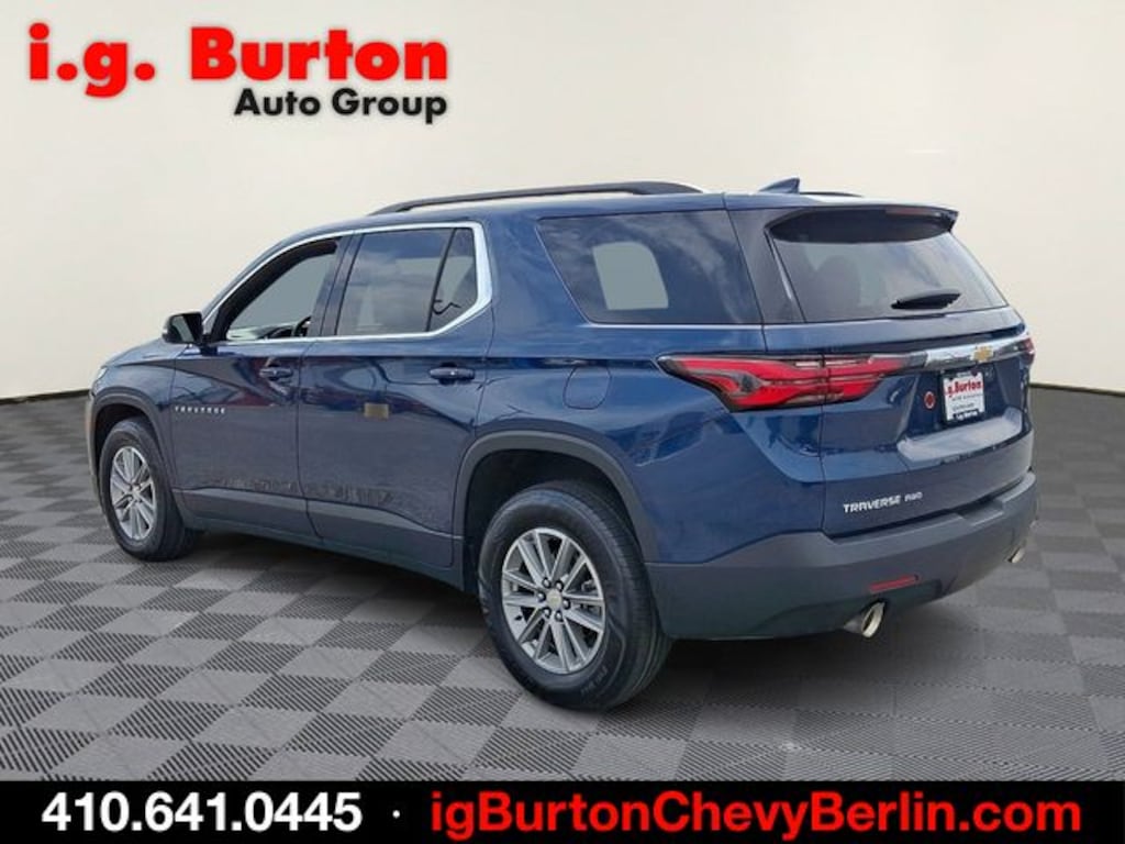 Used 2023 Chevrolet Traverse LT SUV
