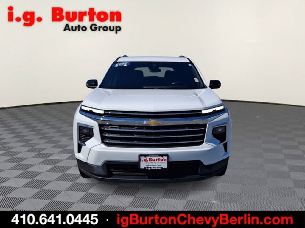 Used 2025 Chevrolet Traverse LT SUV
