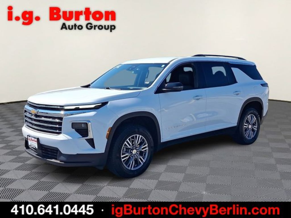 Used 2025 Chevrolet Traverse LT SUV