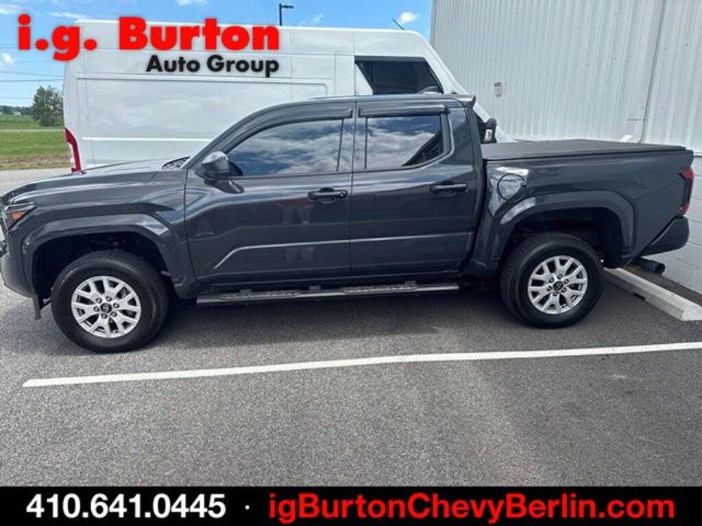 Used 2025 Toyota Tacoma SR Truck
