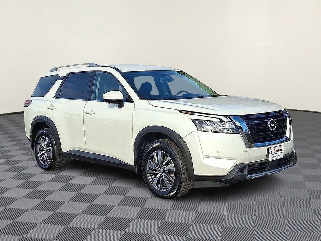 Used 2023 Nissan Pathfinder SL SUV