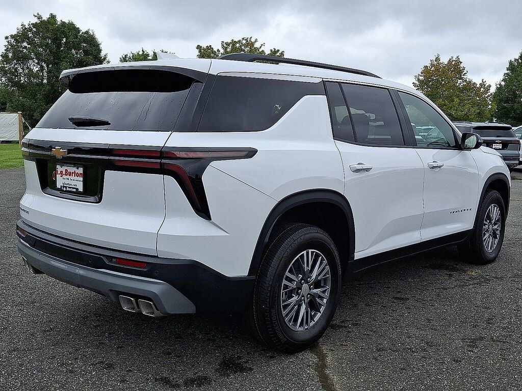 New 2027 Chevrolet Traverse LT SUV