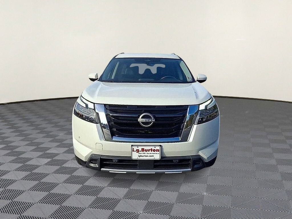 Used 2023 Nissan Pathfinder SL SUV