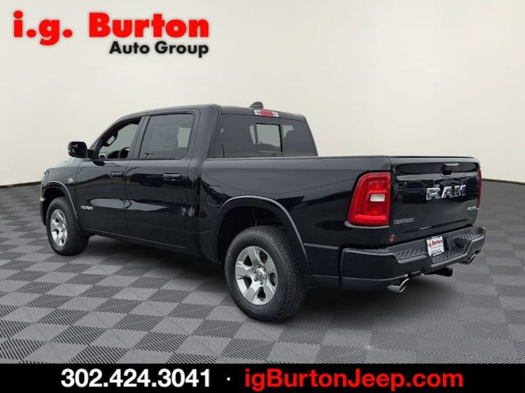 New 2026 Ram 1500 BIG HORN CREW CAB 4X4 5'7 BOX Pickup