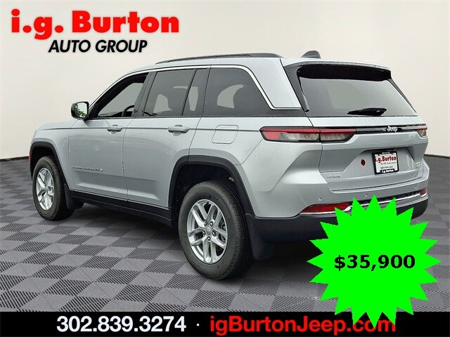 2025 Jeep Grand Cherokee Laredo photo 3