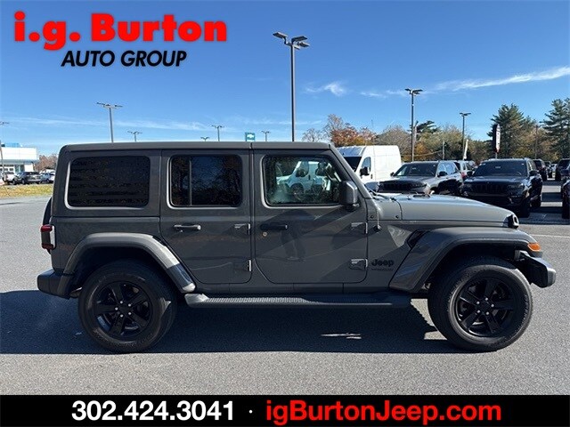 2020 Jeep Wrangler Unlimited Sahara photo 2