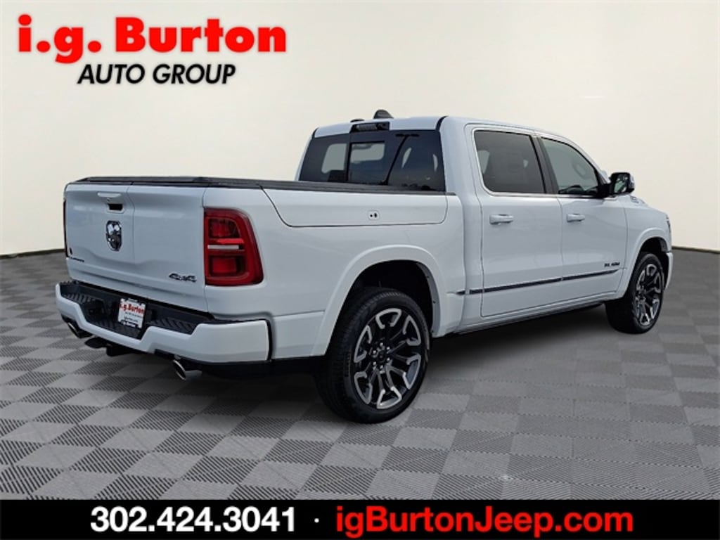 New 2026 Ram 1500 LIMITED CREW CAB 4X4 5'7 BOX Pickup