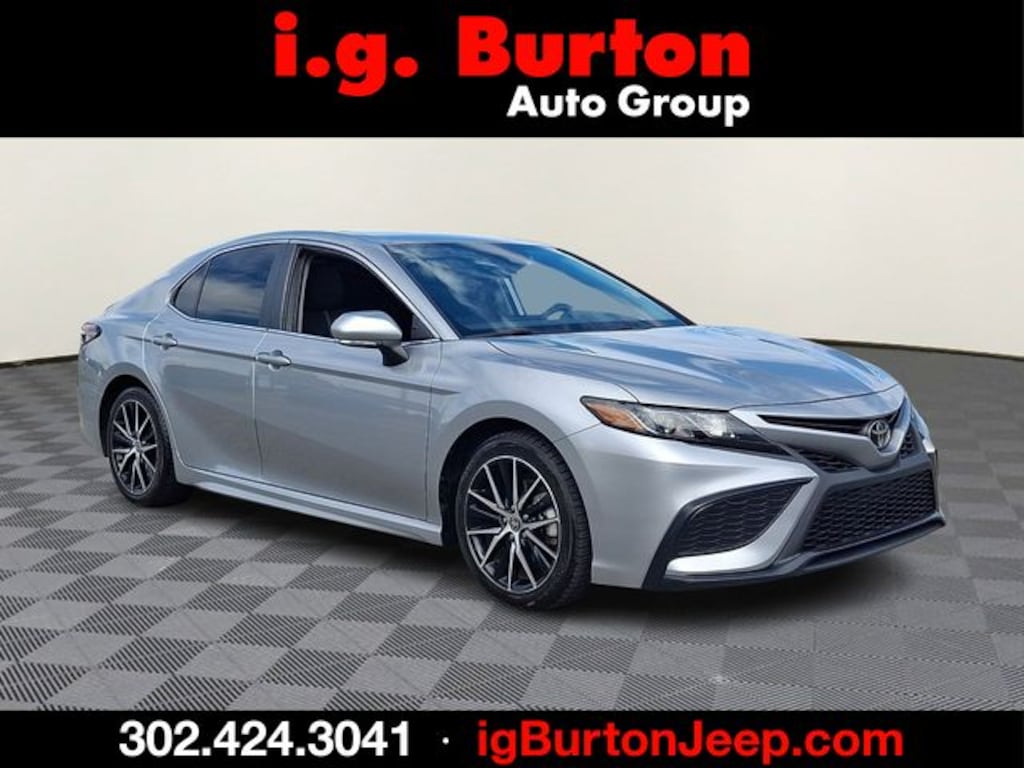Used 2024 Toyota Camry SE Sedan