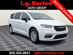 2026 Chrysler Pacifica SELECT Passenger Van