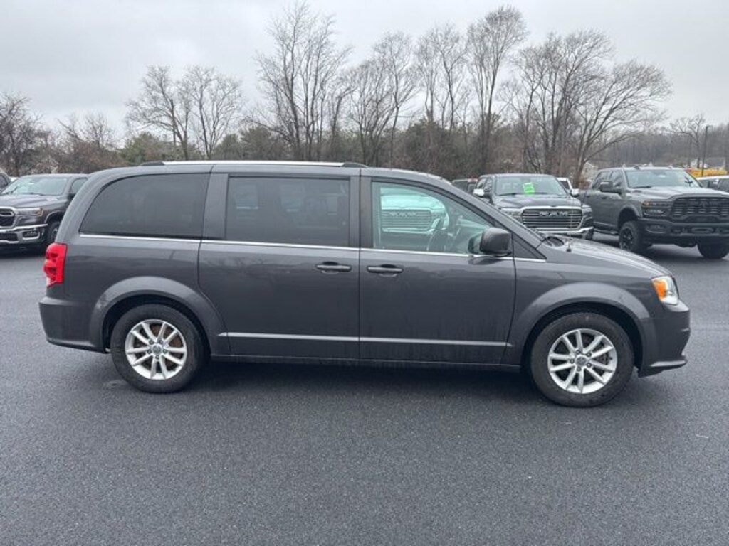 Used 2019 Dodge Grand Caravan SXT Minivan/Van