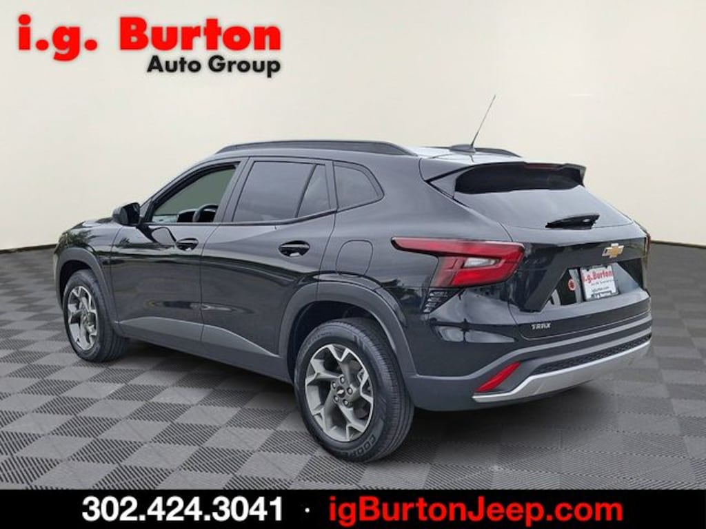 Used 2024 Chevrolet Trax LT SUV