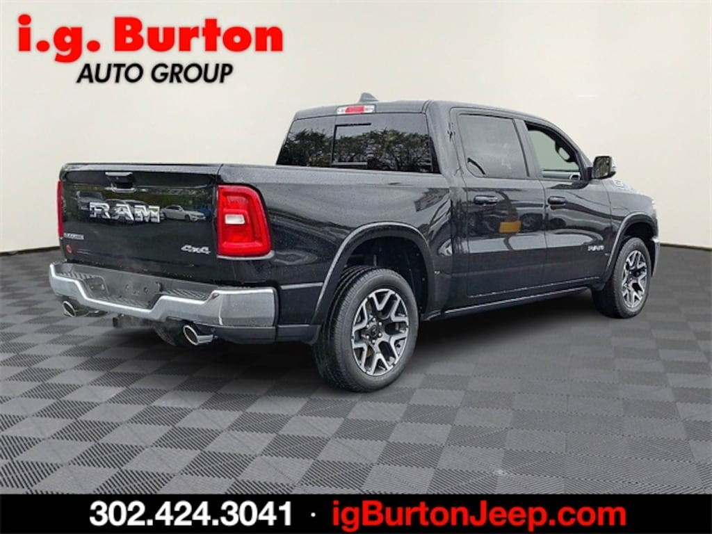 New 2026 Ram 1500 LARAMIE CREW CAB 4X4 5'7 BOX Pickup