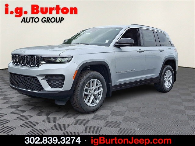 2025 Jeep Grand Cherokee Laredo photo 2