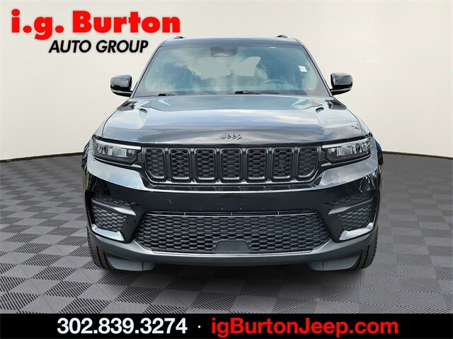 Used 2023 Jeep Grand Cherokee Altitude with VIN 1C4RJHAG8PC547072 for sale in Milford, DE