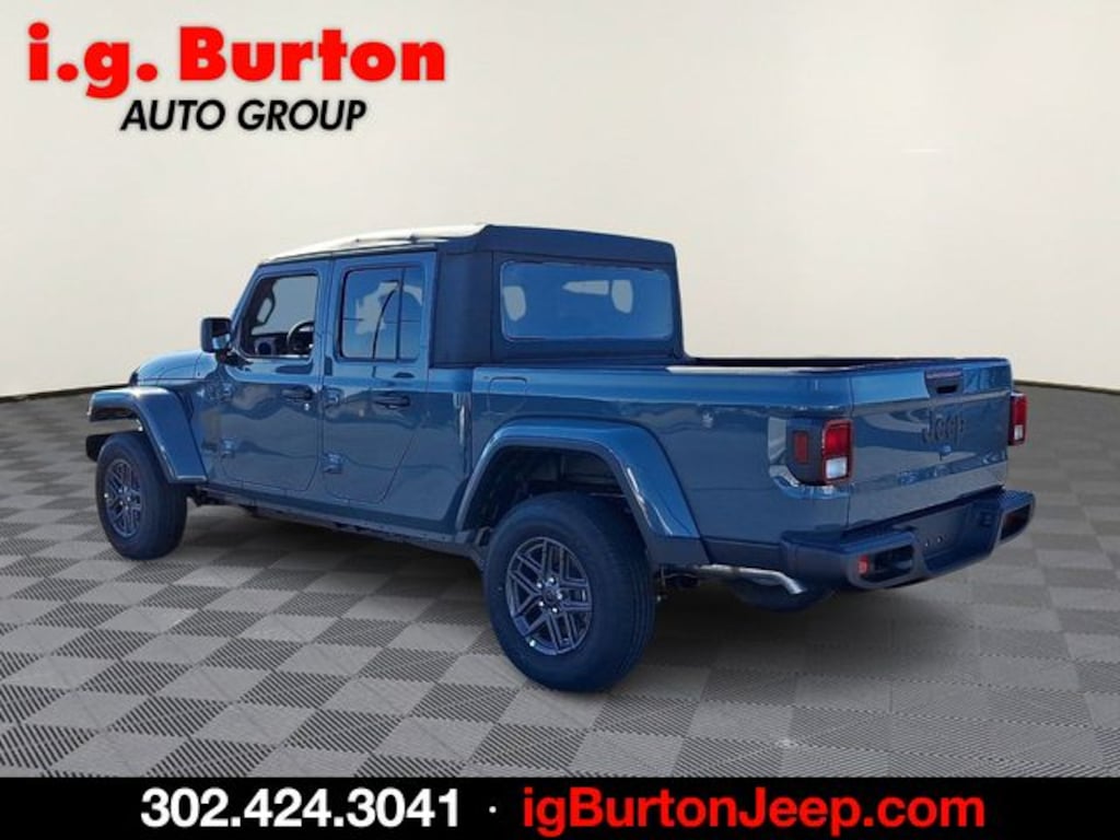 New 2026 Jeep Gladiator SPORT S 4X4 Pickup