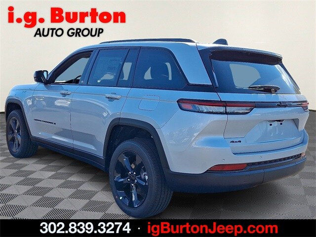 2025 Jeep Grand Cherokee Altitude photo 3