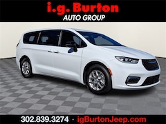 2026 Chrysler Pacifica SELECT Passenger Van