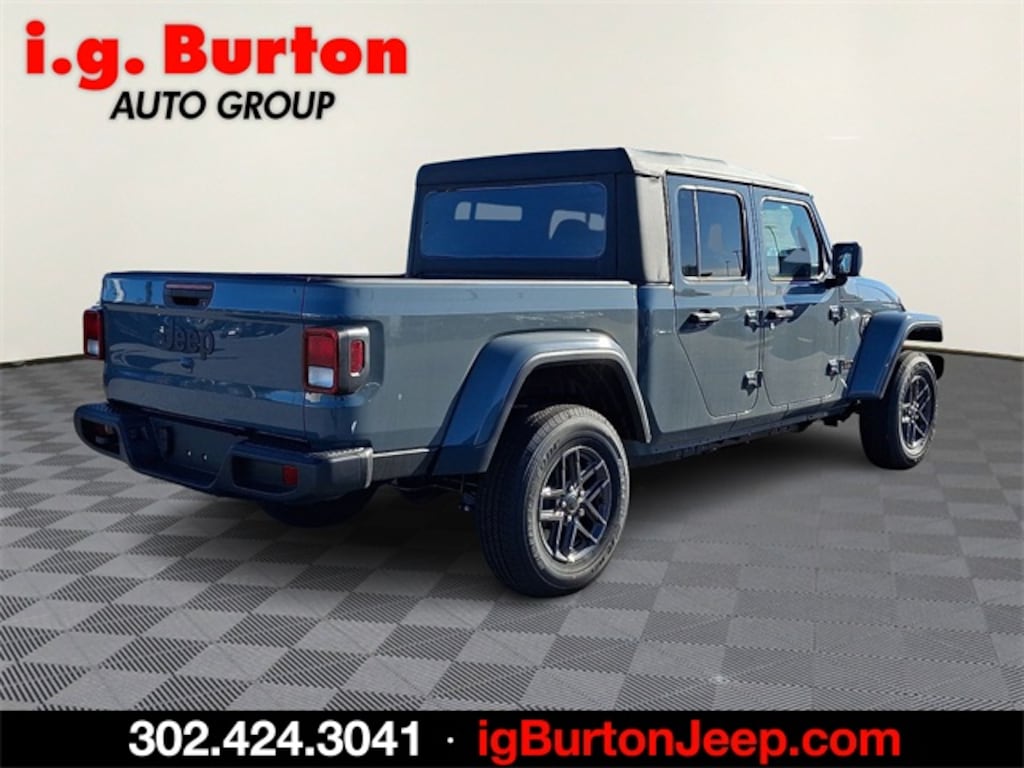 New 2026 Jeep Gladiator SPORT S 4X4 Pickup