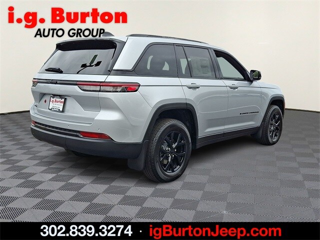 2025 Jeep Grand Cherokee Altitude photo 4