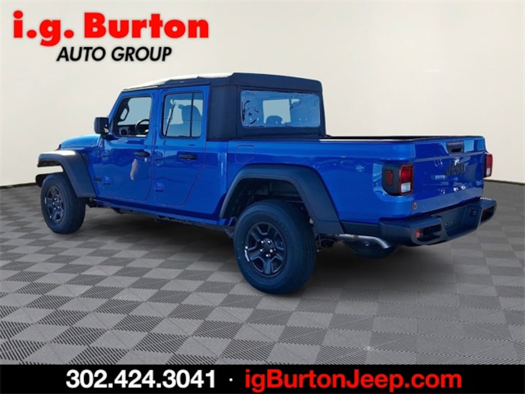 New 2026 Jeep Gladiator SPORT 4X4 Pickup