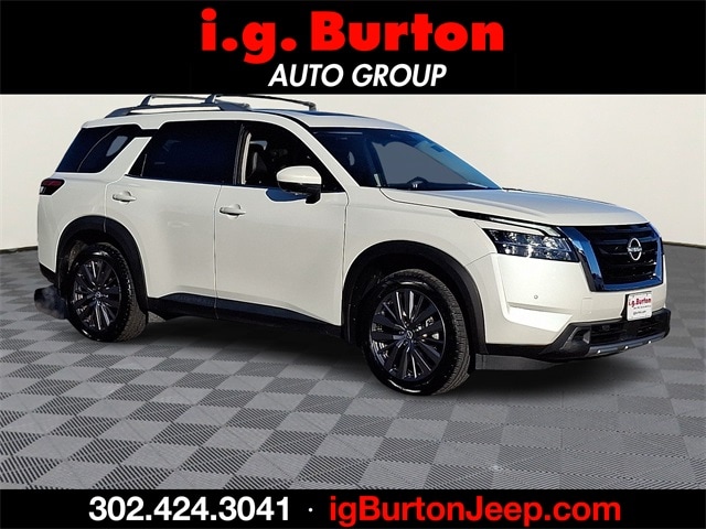 2023 Nissan Pathfinder SL's photo