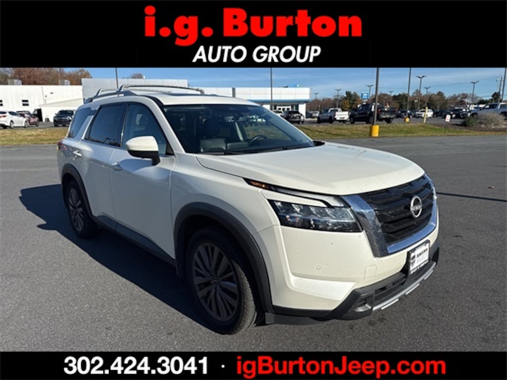 Used 2023 Nissan Pathfinder SL SUV