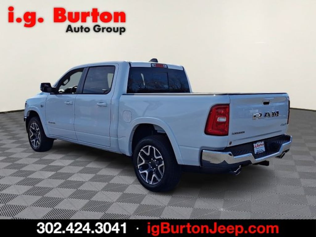 New 2026 Ram 1500 LARAMIE CREW CAB 4X4 5'7 BOX Pickup