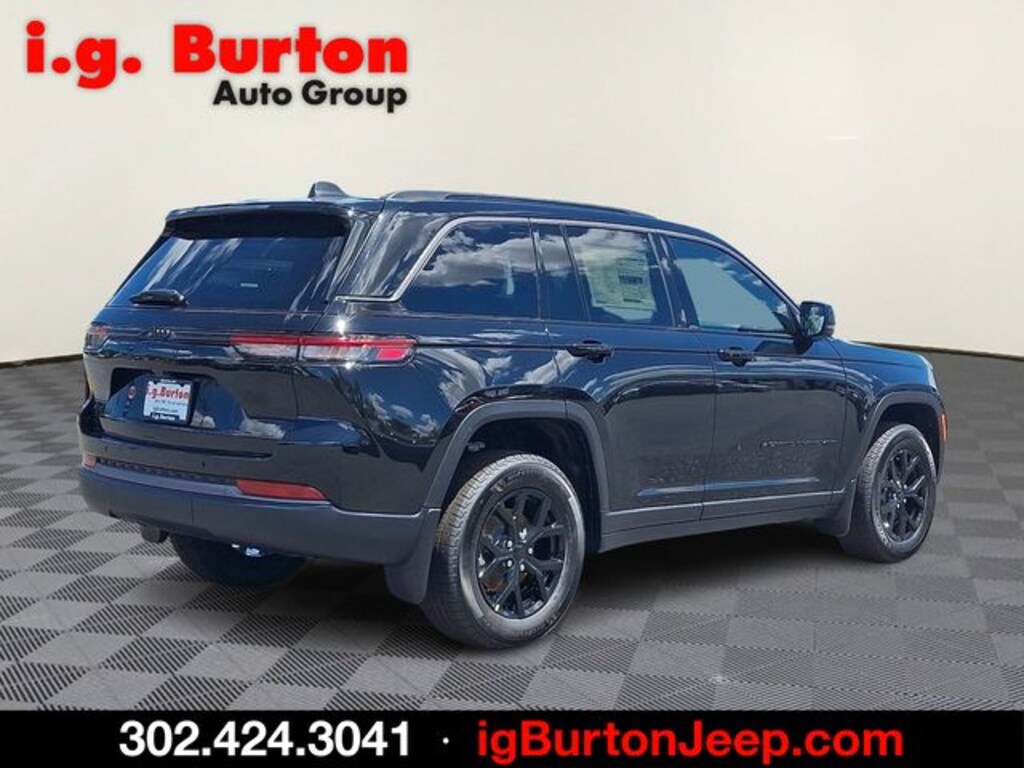 New 2026 Jeep Grand Cherokee LAREDO ALTITUDE 4X4 Sport Utility