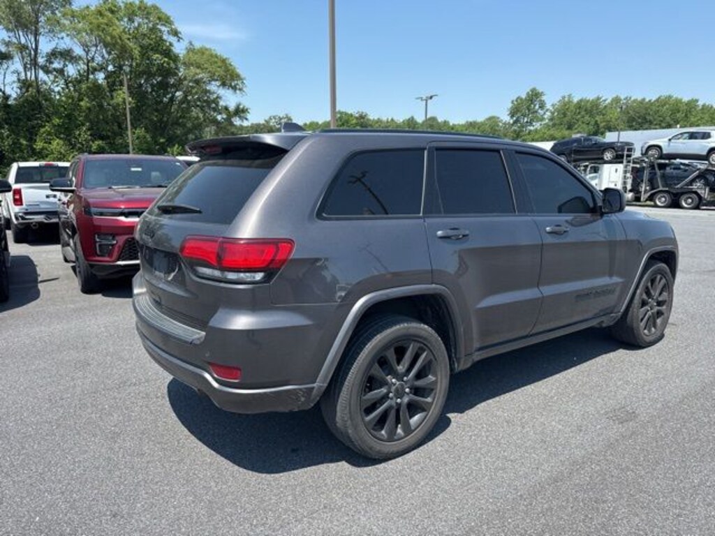 Used 2019 Jeep Grand Cherokee Altitude SUV